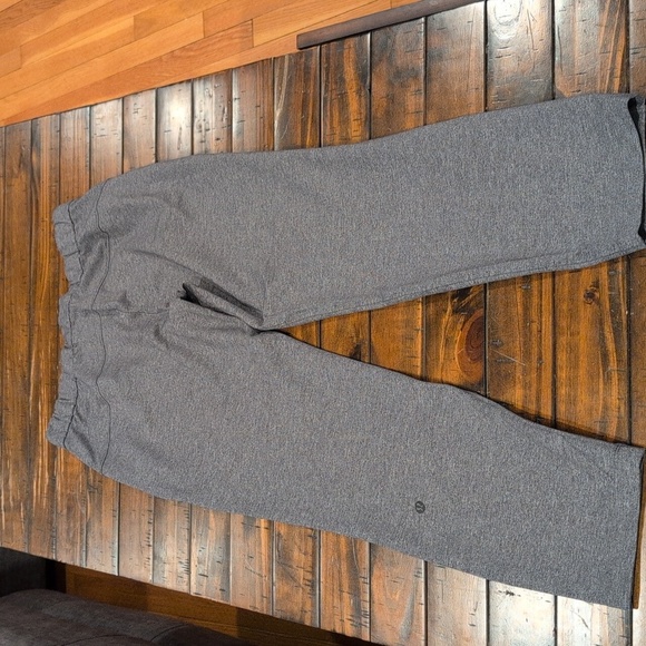 Lululemon on the fly pants - Picture 7 of 8